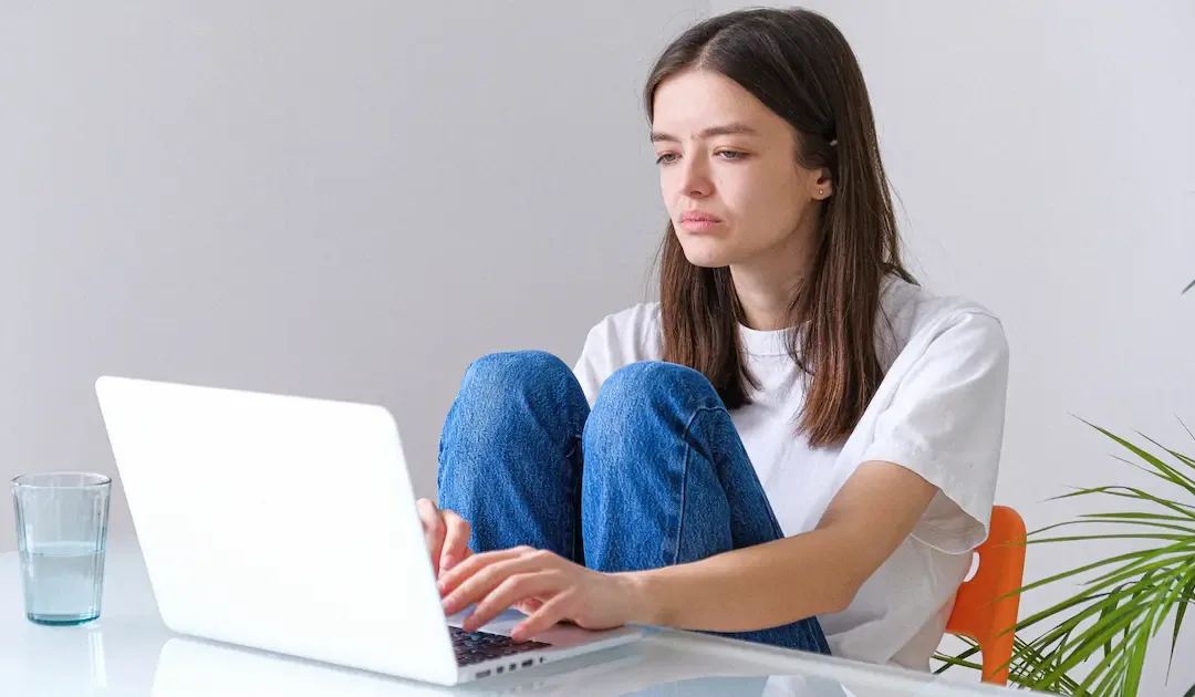A woman completing her DUI requirements online